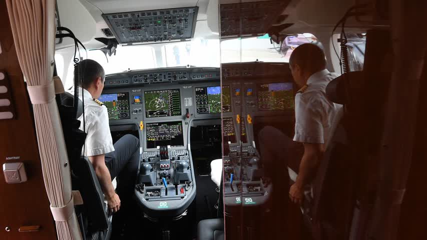 Фото - Российские пилоты пожаловались на увольнения после экзаменов в авиакомпаниях